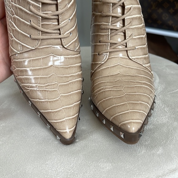 Charles David Debate Bootie - Picture 10 of 10